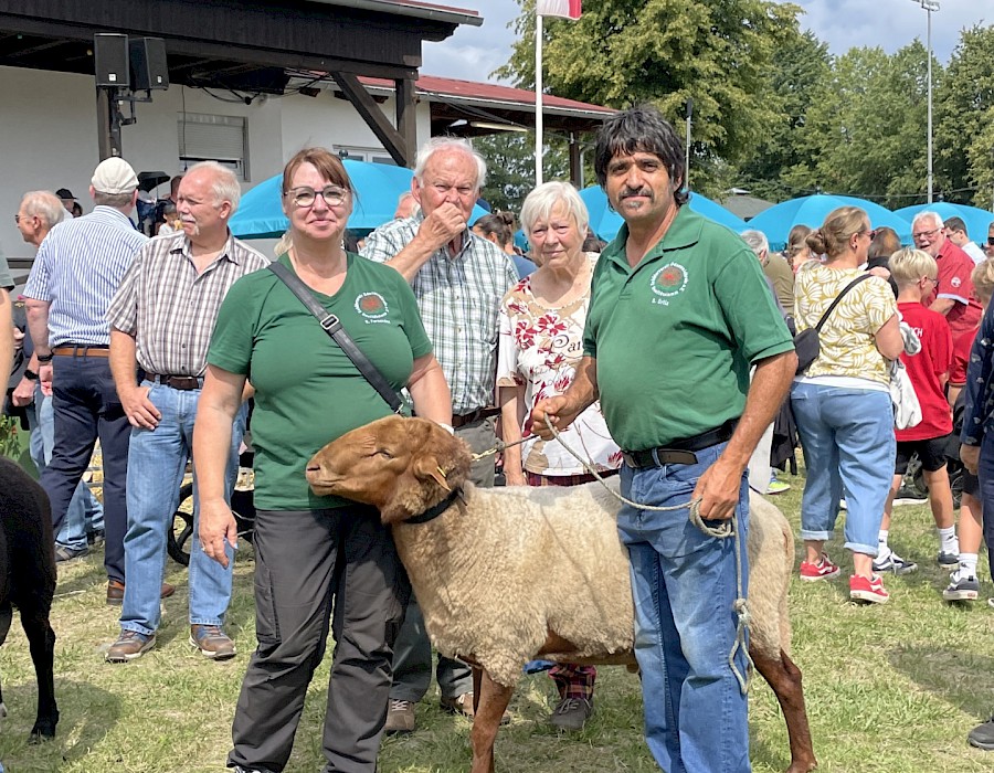 Mitglieder bei der Tierzuchtschau des Beerfeldener Pferdemarkt